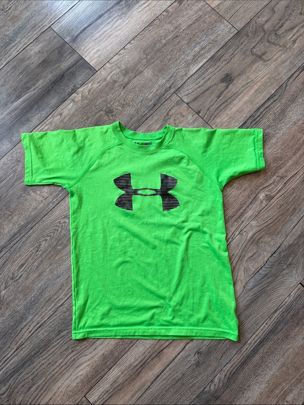 Under Armour Neon Green Kids Short Sleeve Tee with Black Logo youth small